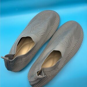 Women's grey knitted slip-on flatsor ballet flats